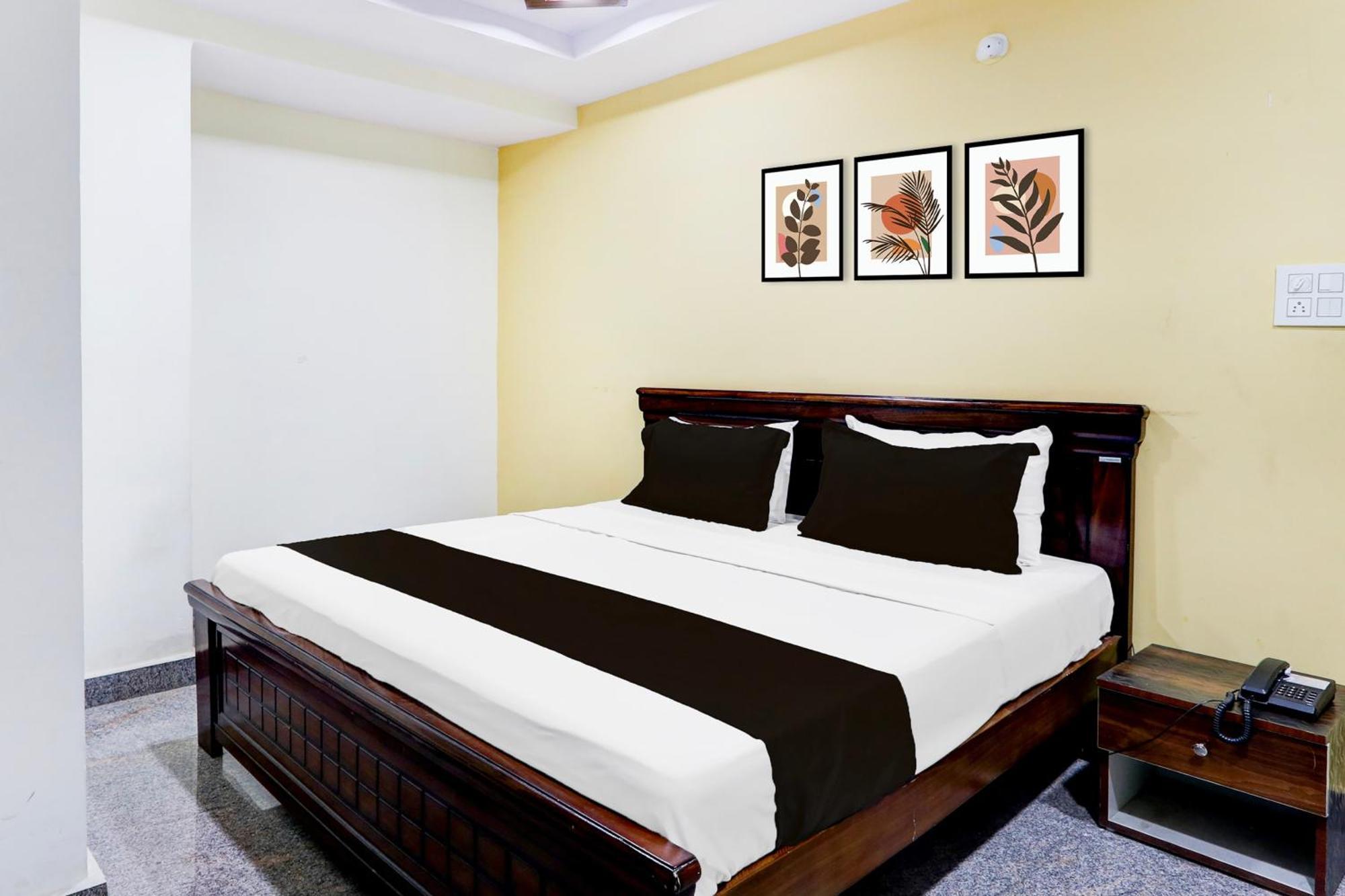 Hotel O Anoos Minarva Hyderabad Exterior foto