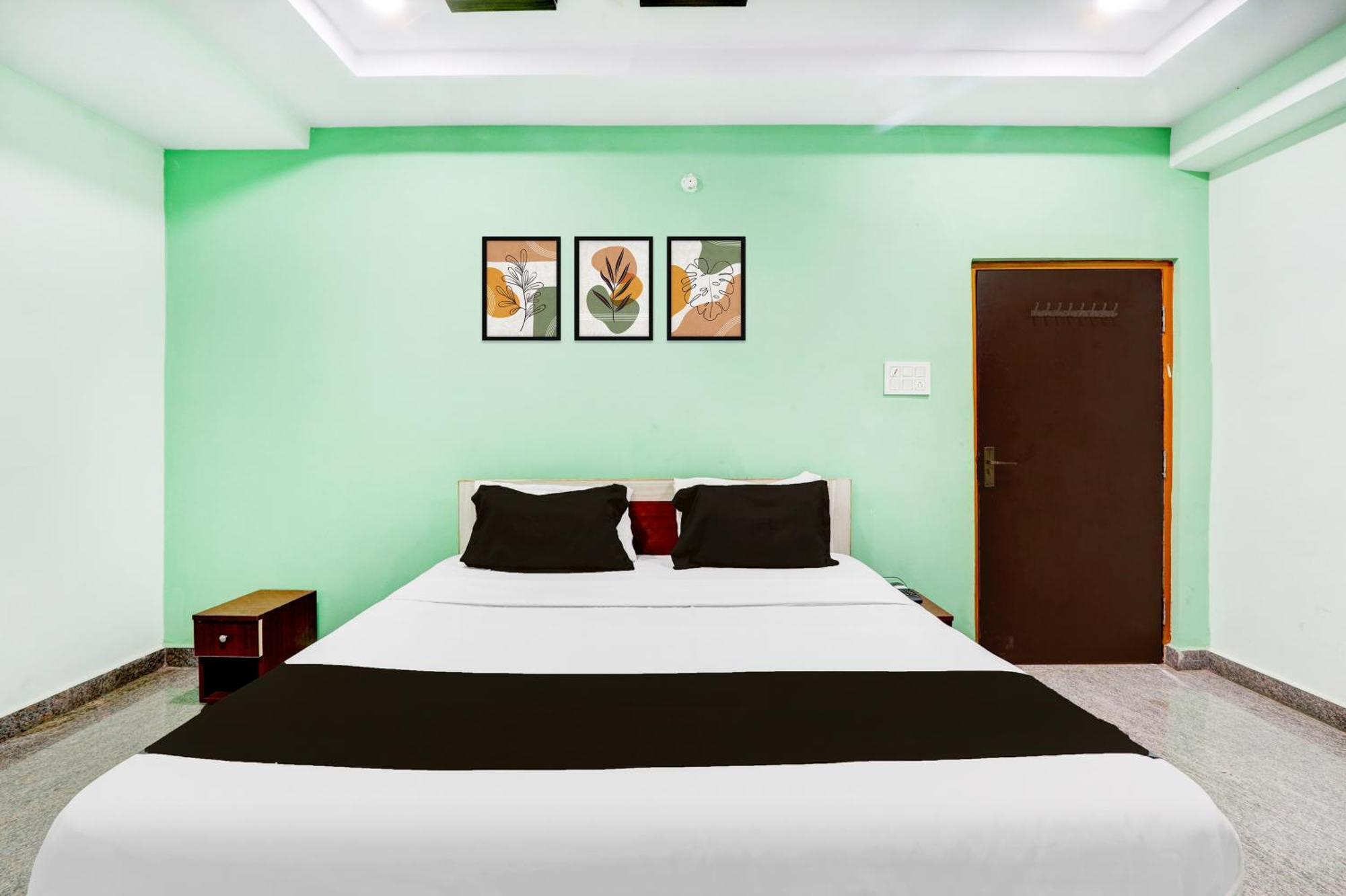 Hotel O Anoos Minarva Hyderabad Exterior foto